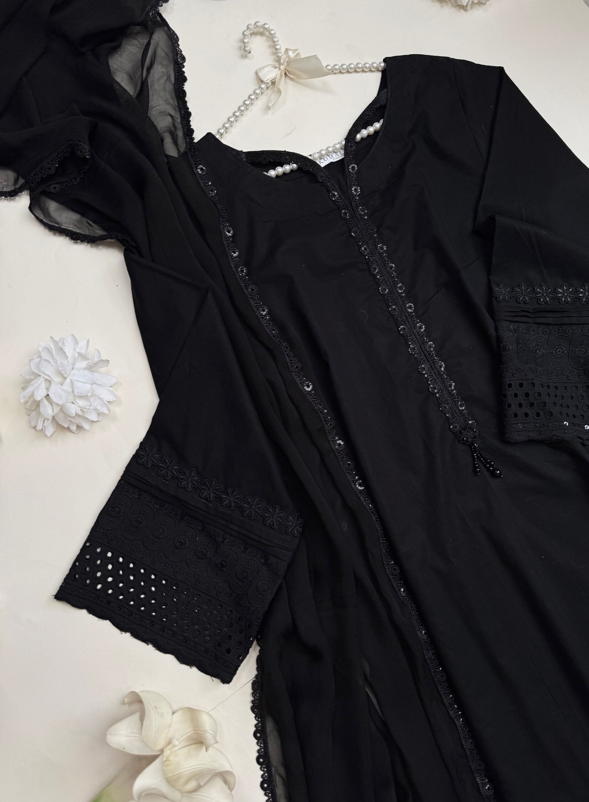 Monochrome Siyah